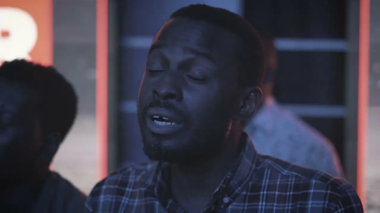 When God walks in - Dunsin Oyekan #dunsinoyekan #worship #praise